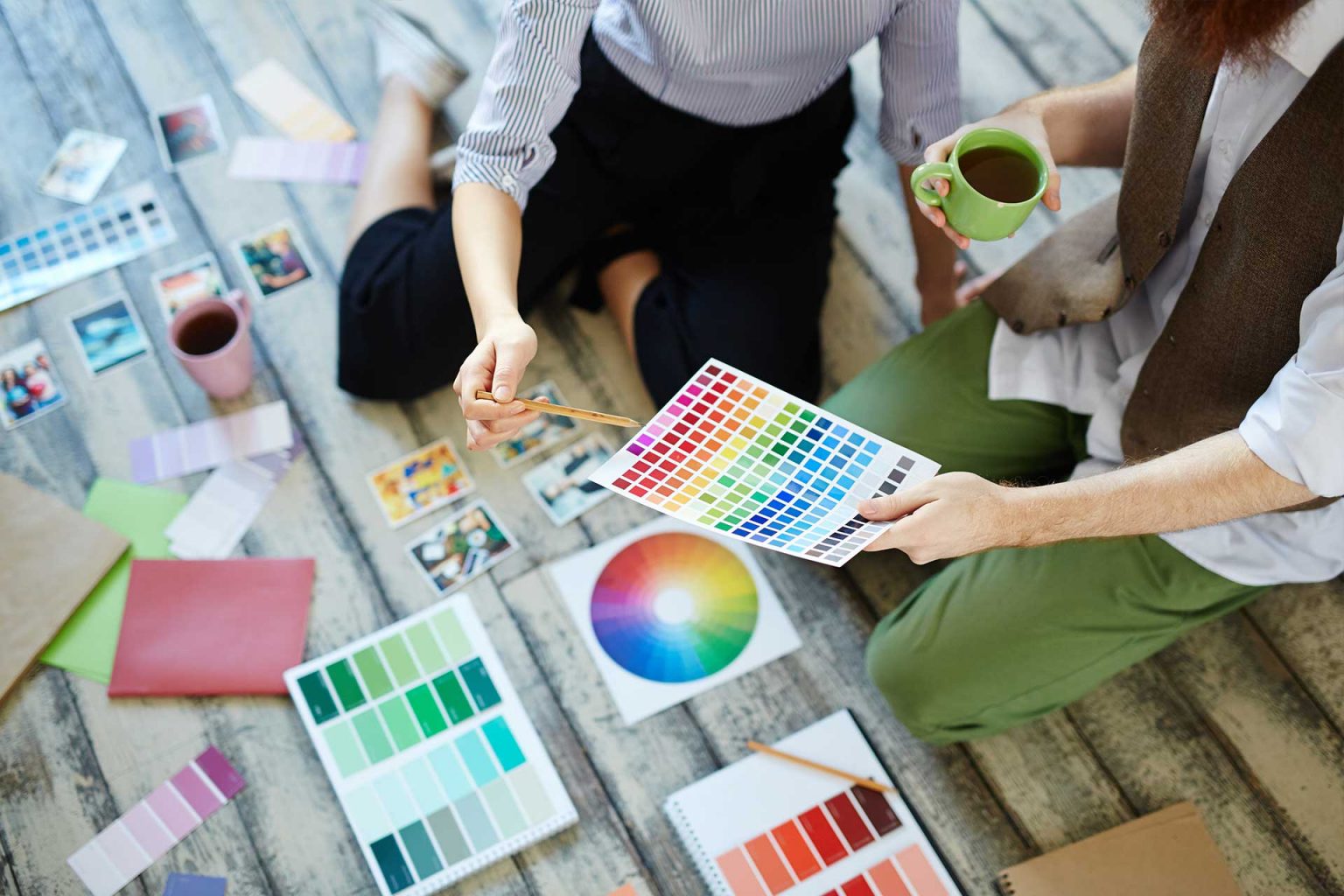 Çoğu boya şirketinin , insanların doğru tonları seçmelerine yardımcı olacak renk danışmanları var . Bir Renk Danışmanımıza danışın. Boyacı Usta